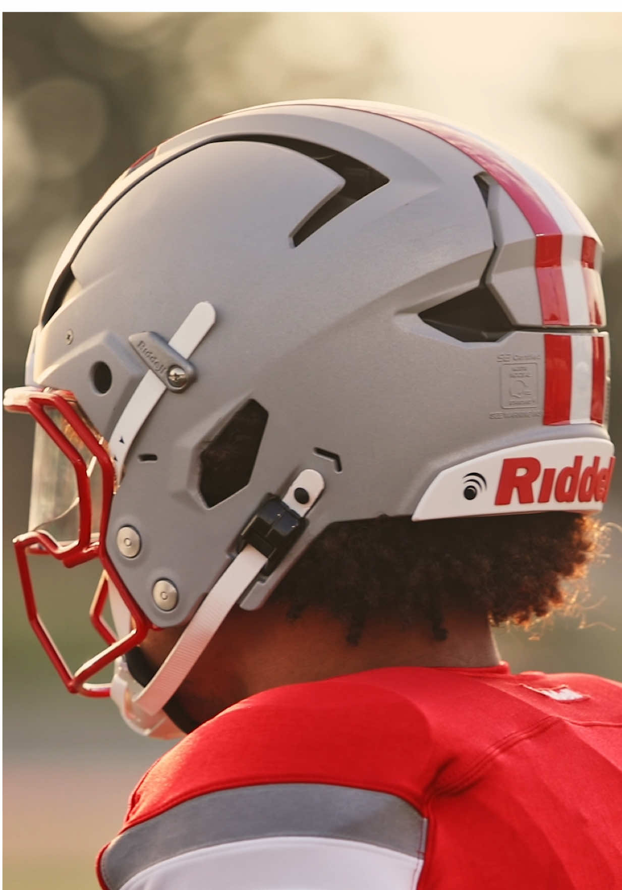 To all of the seniors out there, go be great! 🤝 #football #riddell 