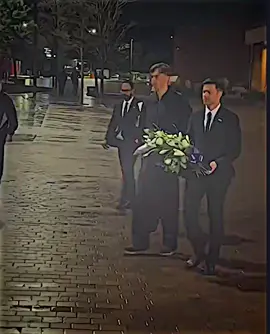 ريال مدريد يقدمون الزهور قبل المباراة تكريماً لقبر دييگو جوتا🙏🏻💔#ريال_مدريد_عشق_لا_ينتهي #تيم_ملوك_العالم #تيم_fbi⚡ #الملكي_سيد_اوروبا🔥🇪🇸 #كرة_القدم_عشق_لا_ينتهي👑💙 