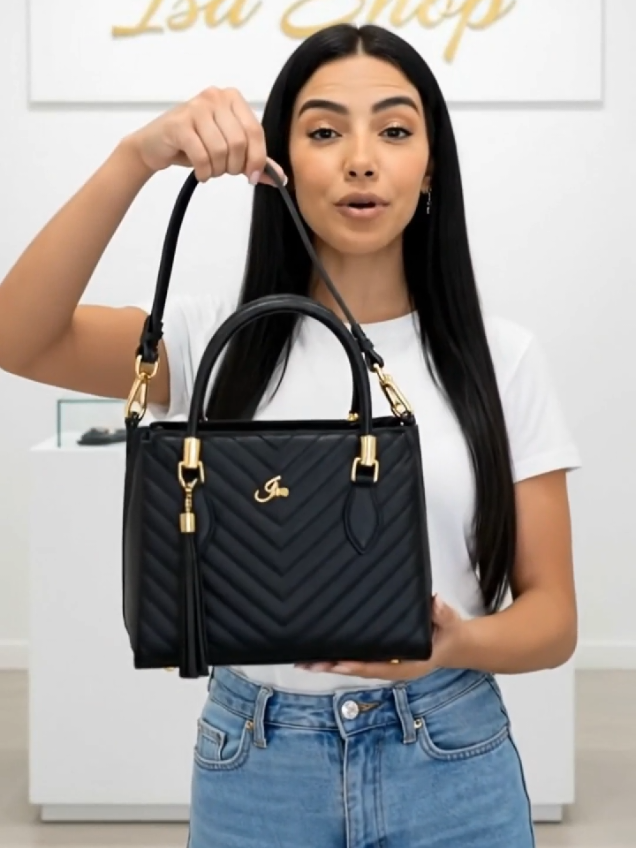 Bolsa Feminina Lorena Média Bordada Bolsa média com alça transversal e de ombro, que combina luxo e funcionalidade. O acabamento bordado traz um toque único e elegante. #tiktokshop #bolsa #achadinhos #moda #modafeminina 
