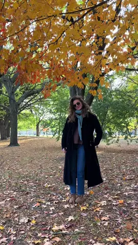 sophie hood in action! ⚡️ #petiteknit #sophiehood 