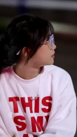 hôm nay có kính nhé