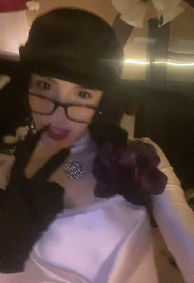 This song is everywhere #alcinadimitrescucosplay #residentevil8 #alcinadimitrescu #cosplay #residentevil8village 