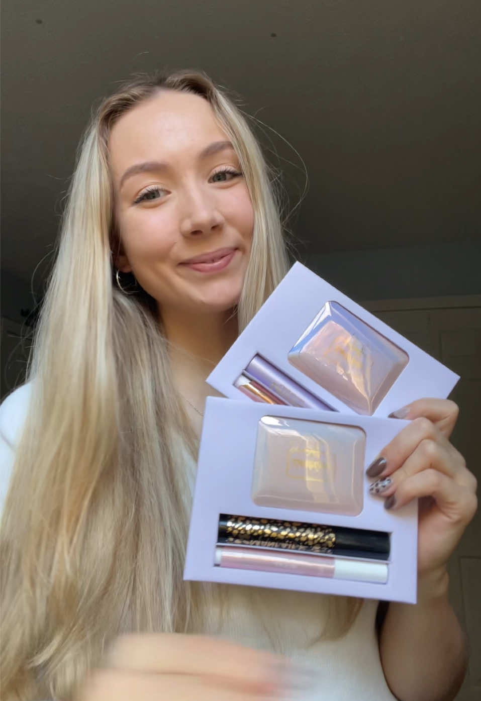 The Tarte Kindness Cafe Holiday Bundle will make the perfect gift! Give it as 1 gift or break it up onto 2 gifts! #tarte #tiktokshopblackfriday #tiktokshopcreatorpicks #tiktokshopcybermonday #tartemascara 