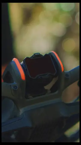 Esse seria o acessório que eu usaria para ter a todo momento principalmente nas imagens de drone o Filtro Nd faz total diferença. 1- A principal vantagem é poder manter o desfoque de imagem O que trás um sensação de velocidade maior. 2- Outro ponto para o nd é se livrar da imagem super nítida causada Pela velocidade alta do obturador 3- Manter a consistência na exposição da imagem é algo muito importante Para manter o aspecto mais profissional nas suas imagens. ND filter: @K&F CONCEPT 