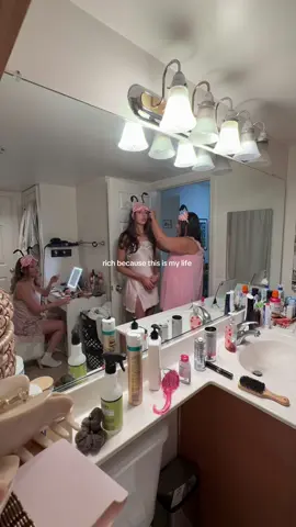 forever running a glam conveyor belt 