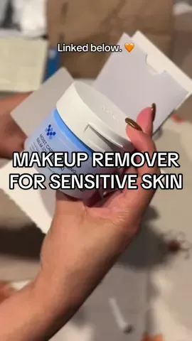 Finally found a makeup remover that doesn’t make my skin freak out… & it smells SO good. 🙌🏼 Linked in the orange cart. 🧡 #sensitiveskin #makeupremover #tiktokshopcreatorpicks #SelfCare #skincareroutine 