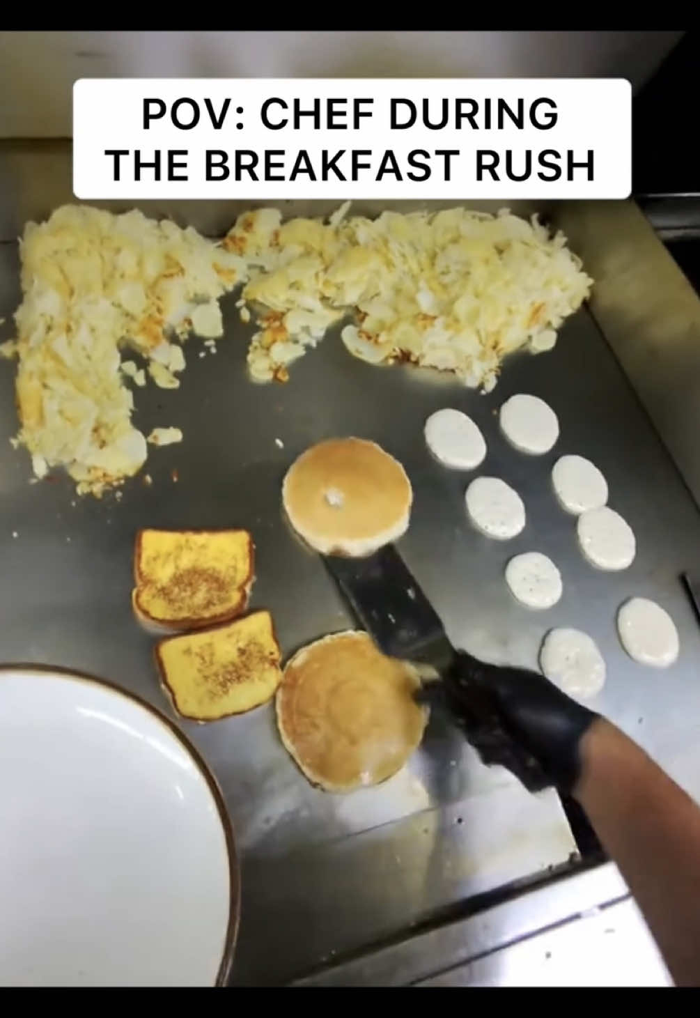POV: Chef during the breakfast rush! 🍳🥞🥓 With @b.aksu61 #fyp #foryou #breakfast #cooking #foodporn 
