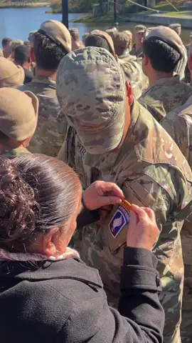 “Qué bonito parche mijo”  No está demas recordarle a mi madre y a mi padre donde quiera que esté, que hoy soy lo que soy y eh logrado esto gracias a que ellos jamás dejaron de confiar en mí.  Hoy soy lo que soy por las buenas enseñanzas que ellos me dieron, este logro es de ellos no mío…    Me siento muy afortunado de que mi mamá vea los frutos de su cosecha, gracias mamá ♥️