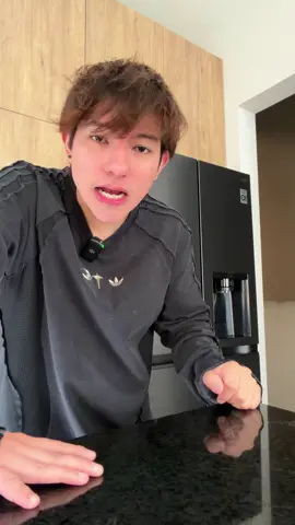 Cocinándome un salmón en mi nueva casa😛