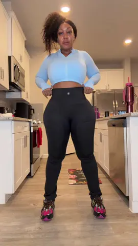 Leggings that are actually high waist with comfort! The stretch and fit is made for everyone 🤏🏽 #yeezygap #gap #highwaistleggings #compressionleggings #realreview 