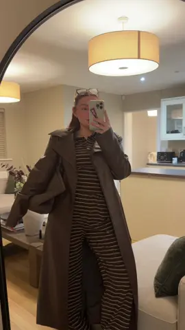 Solo dates are really becoming my thing, the older I get the more I just want to be in my peaceful little bubble.. 🤍 #colleenhoover #regrettingyou #solodate 