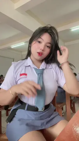 besok pasang rambut pnjang lgi 😘😋