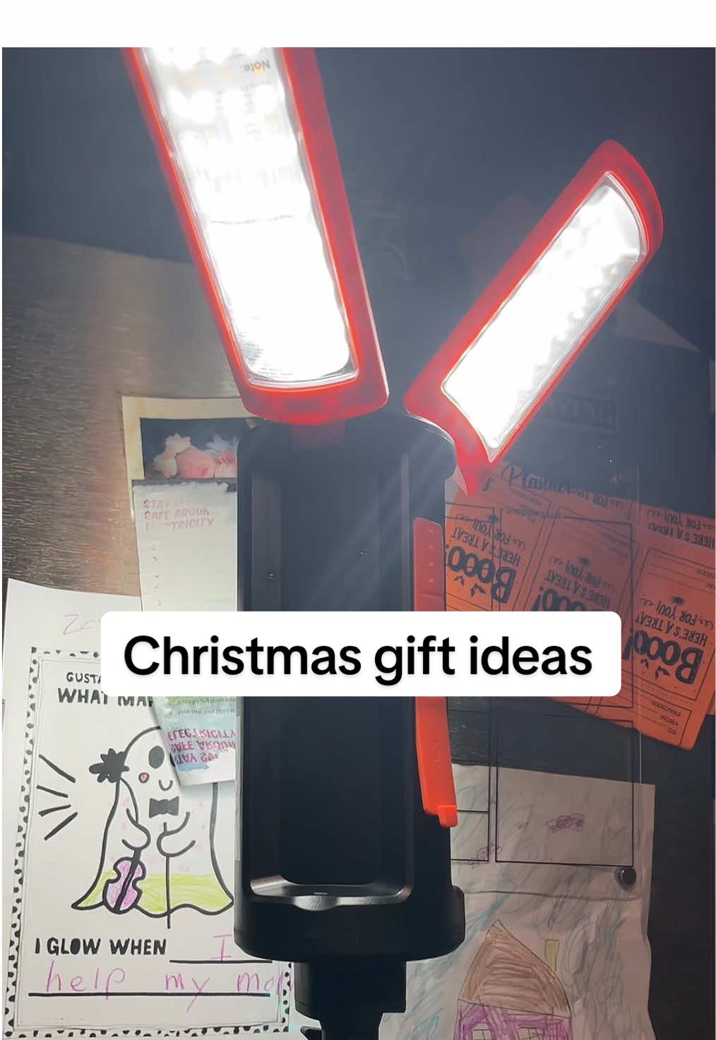 So cool!👏🏽 #ledpowerlight #portablelight #giftideas #christmasgiftideas #tiktokshop 