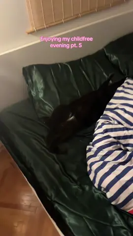 Scuze, sefa, ca te deranjez, am munca maine  