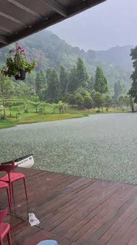 Hujan kemarin di Cisadon, MaaSyaa Allah😍 #Trekkingwithbesties #Cisadon #Sentul