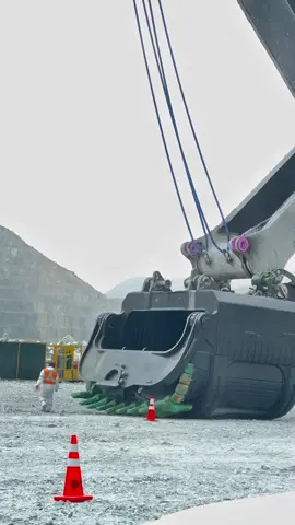 #peru🇵🇪 #mineria #palaelectrica #fypage 