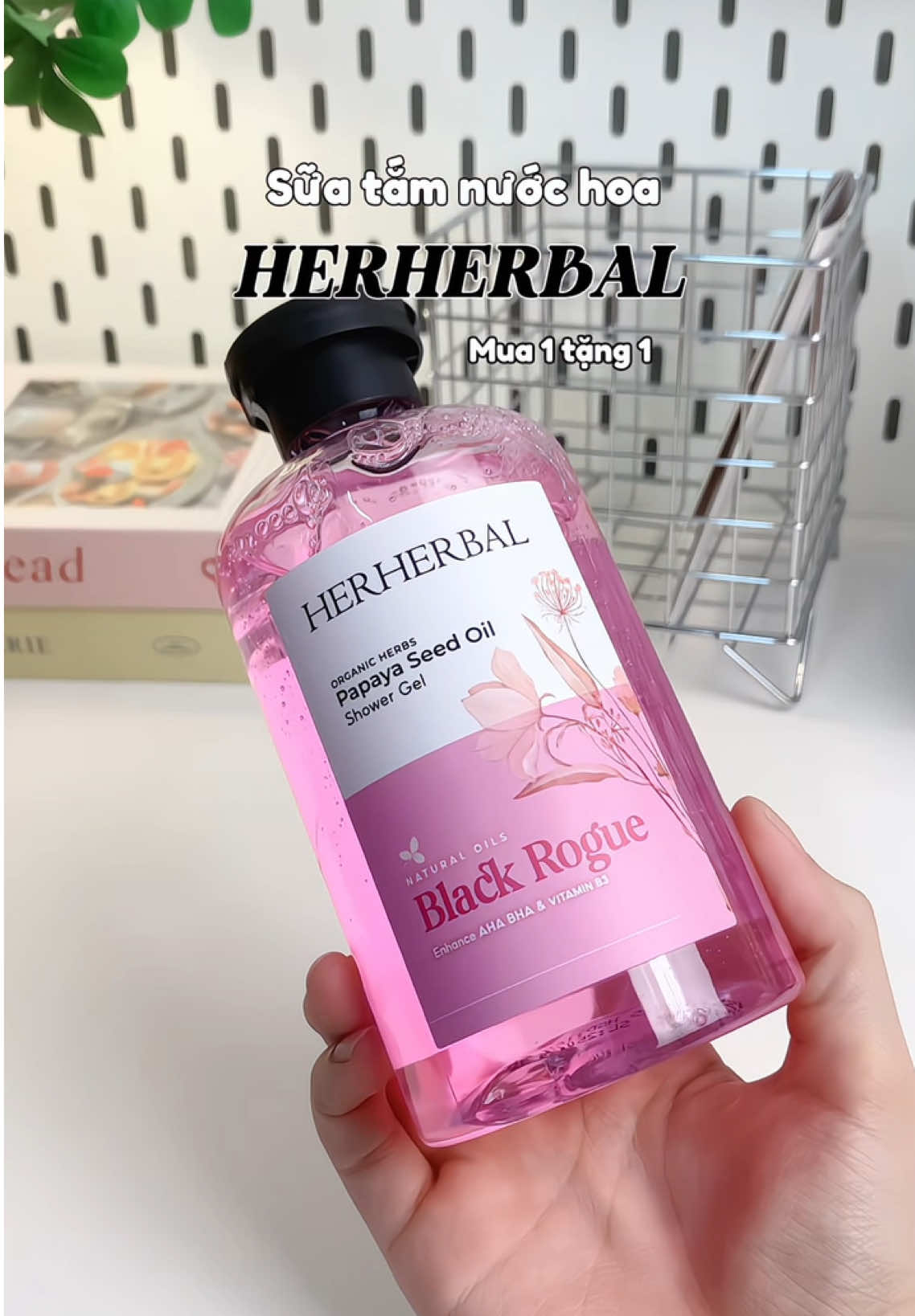 Chưa đến 13x 🐠/2chai luôn. Nó thơm như lọ nước hoa xịn chục củ z đó 😱 #xuhuong #mebimsua #suatam #suatamnuochoa #herherbal @herherbal_official 