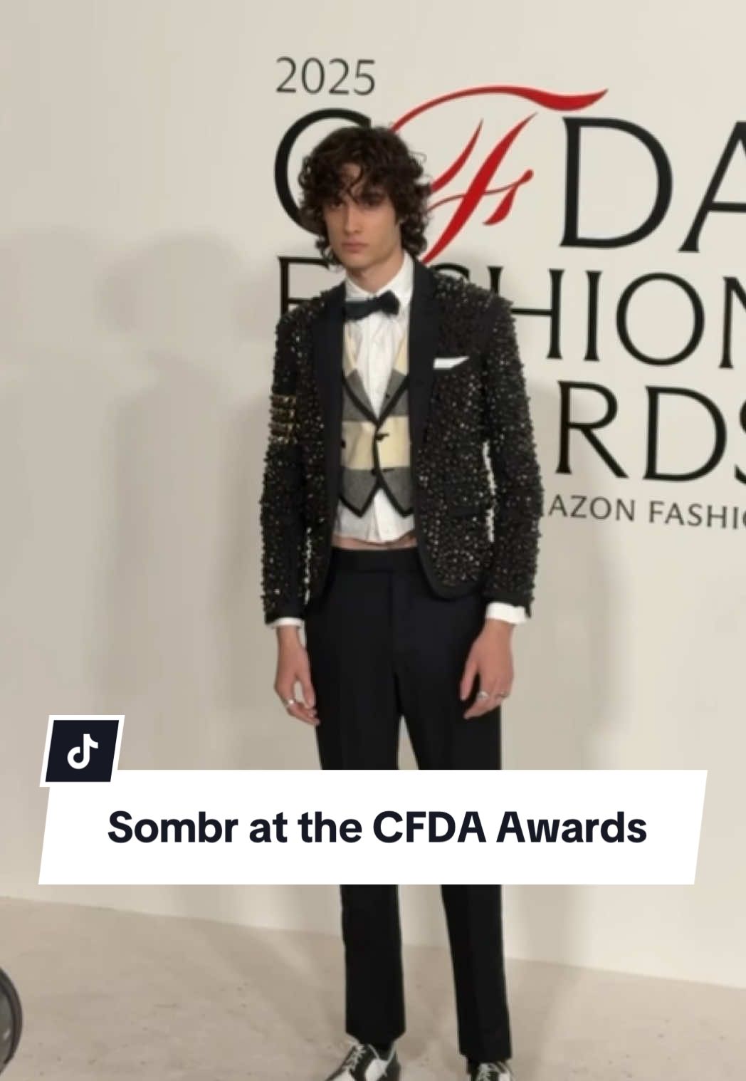 It’s @sombr at the #CFDAAwards red carpet. #Sombr 