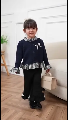 Set áo len thừng phối bèo kẻ điệu đà 