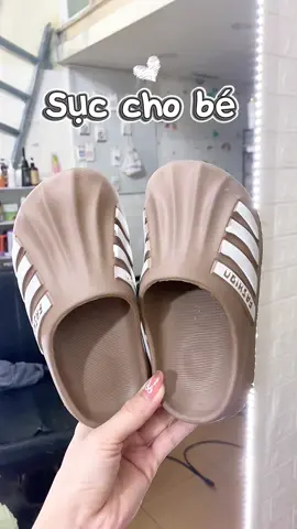 Đi êm nhẹ ấm chân lắm nha. Sắm cho bé 1 đôi đi mùa đông ấm nha#depsucbe #sụcchobe #deptreem #xhtiktok #viral 