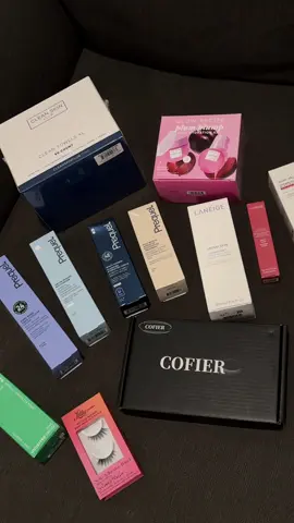 this was such a good haul, my skin is gonna be so loved this winter! #tiktokshop #TikTokShopHaul #tiktokshopholidayhaul #tiktokshopblackfriday #tiktokshopsample 