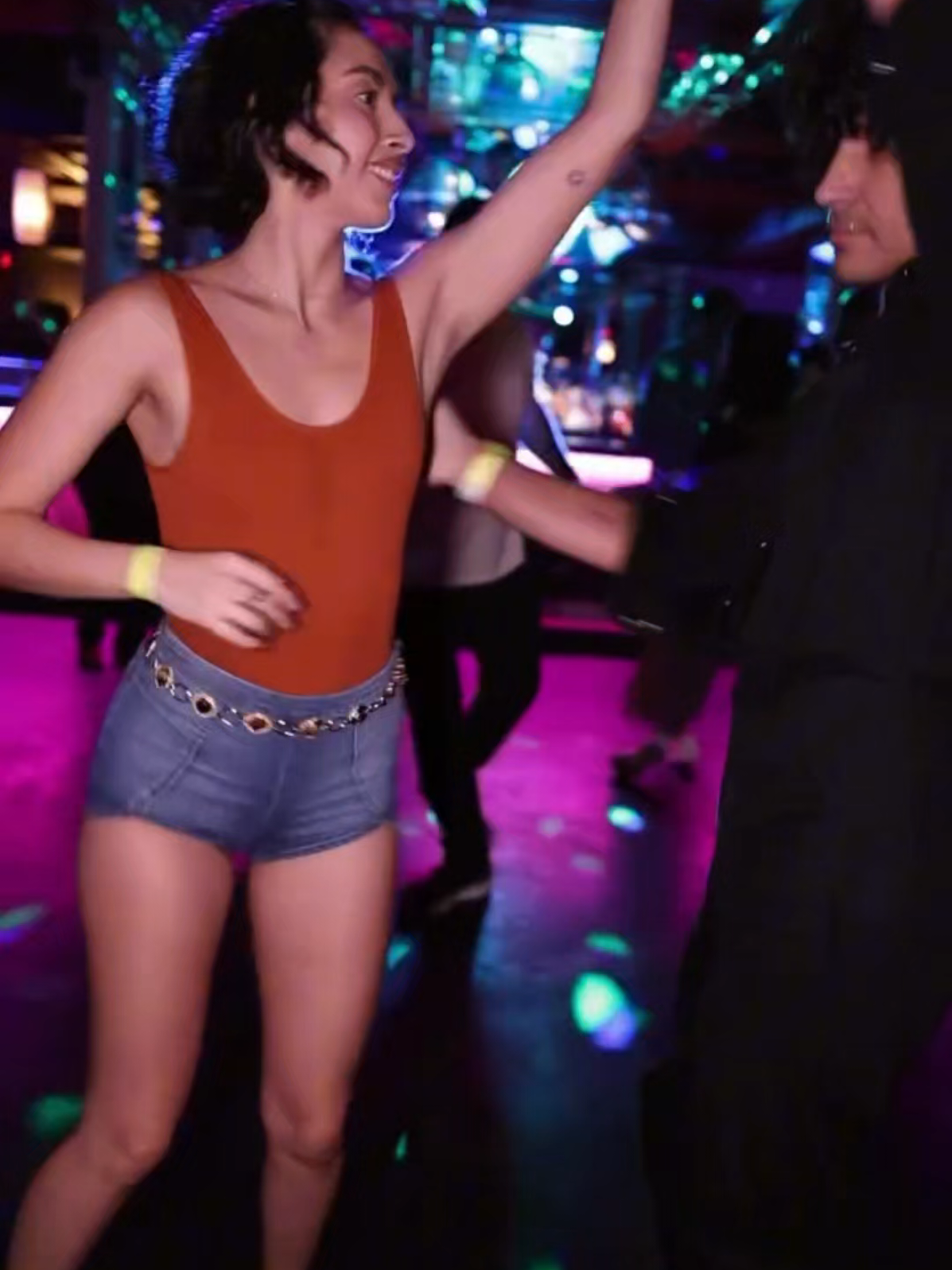 Salsa & Bachata Mondays in DTLA! Join us every Monday at the Continental Club for a night of dancing! 📍 Location: Continental Club, 116 4th St, Los Angeles, CA 90013 💃 8:00 PM – Salsa Lesson with Jasmine 🕺 8:45 PM – Bachata Lesson 🎶 9:30 PM - 1:00 AM – 50/50 Salsa & Bachata with DJ MoeRod 🎟 Cover: $15 🚗 Parking Options: Closest: 415 S. Main St, Los Angeles, CA 90013 Cheaper: Behind Banco Popular (enter via Spring St or Main St) Free: Street parking Don’t miss the best way to kick off your week! See you on the dance floor! 💃🕺 #DTLA #MondayVibes #SalsaClass #BachataDancing #salsadancing 