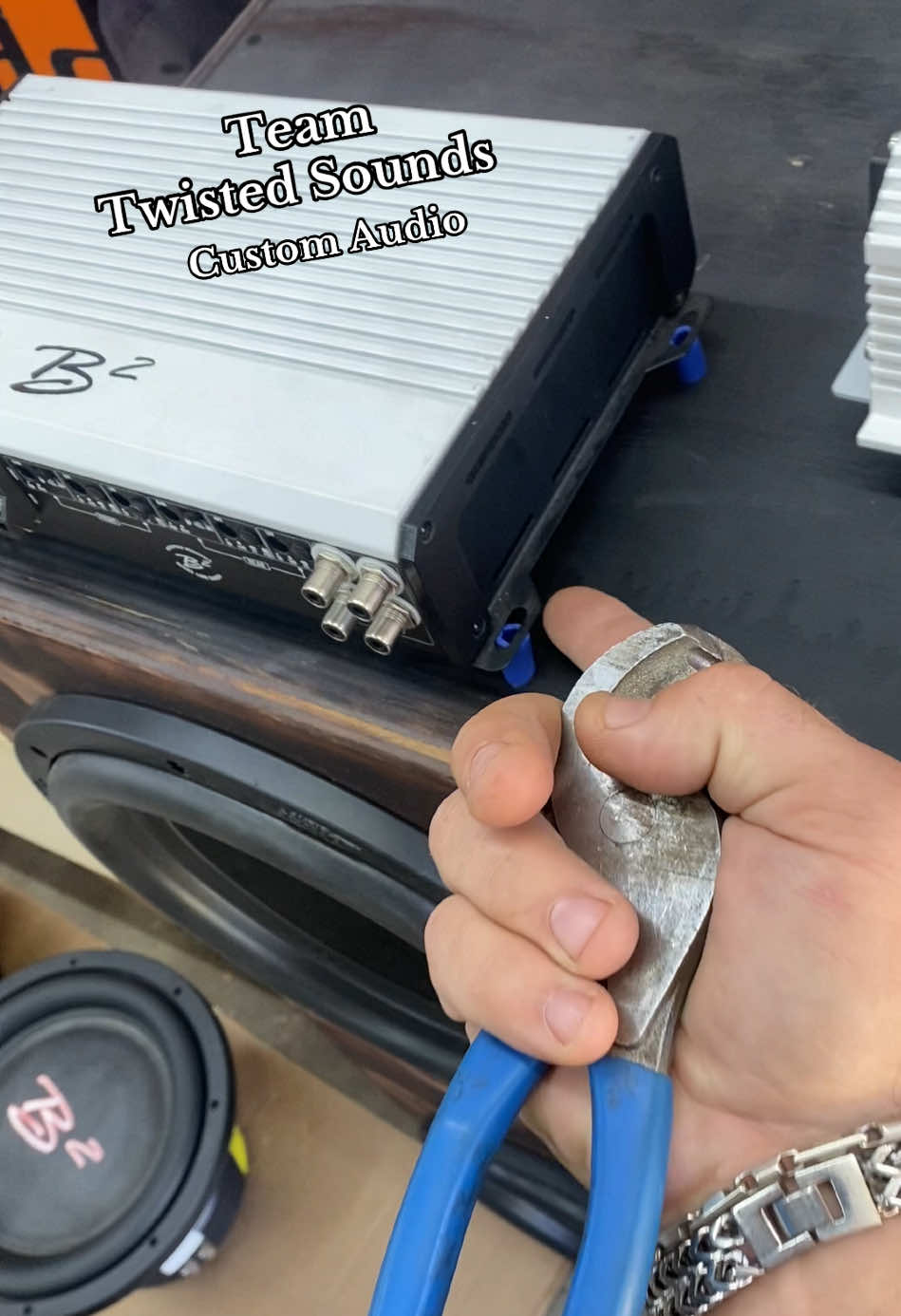 Hopeful Car Audio tips. Use wiring shield to raise amplifiers. 🔈💪 Car Audio tips and tricks.##caraudio##subwoofer##fup##bassheads##teamtwistedsounds