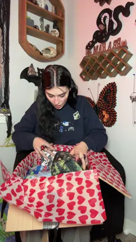 FROM SWEEDEN!!!!! I can’t wait to try all the snacks!!!!! #mysteryjewlerygirl #viral #fyp #trending #mysteryjewelryjar 