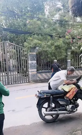 @Phạm Quang Thế cảm ơn ông bạn già ! Luôn đồng hành cả chục năm qua,cùng nhau ,!!