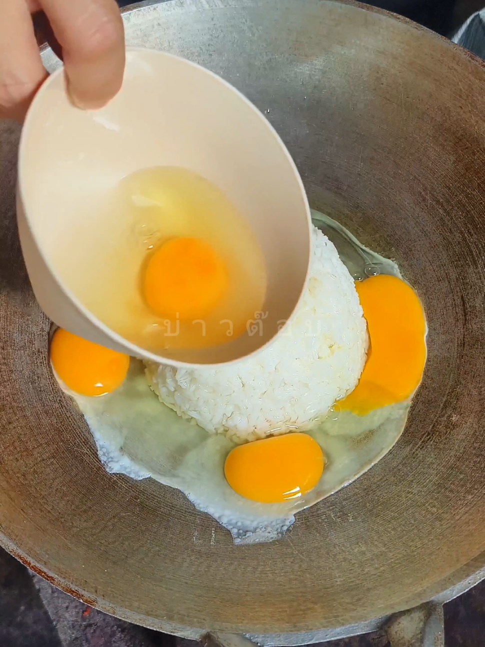 ข้าวผัดไข่😋😋#food #cooking 