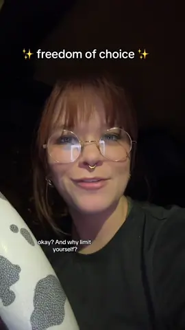 Take a 🥃 everytime you hear “choose/choice” in this video. Ok bye 😘 #whychooseromance #reverseharembooks #smuttok #romancereader #bookrecs 