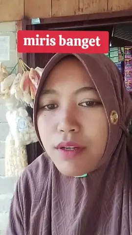 Awalnya cuma iseng live, katanya cuma hiburan. Tapi dari ‘hiburan’ itu muncul ketagihan, ketagihan perhatian, ketagihan gift, ketagihan komal. Sampai lupa… yang di rumah perlahan hancur karena dunia maya. Bukan karena orang ketiga… tapi karena komalan tiap hari #KomalBukanHiburan #RumahTanggaDigital #LiveTapiHancur #GiftGakSeindahItu #RenunganMalam