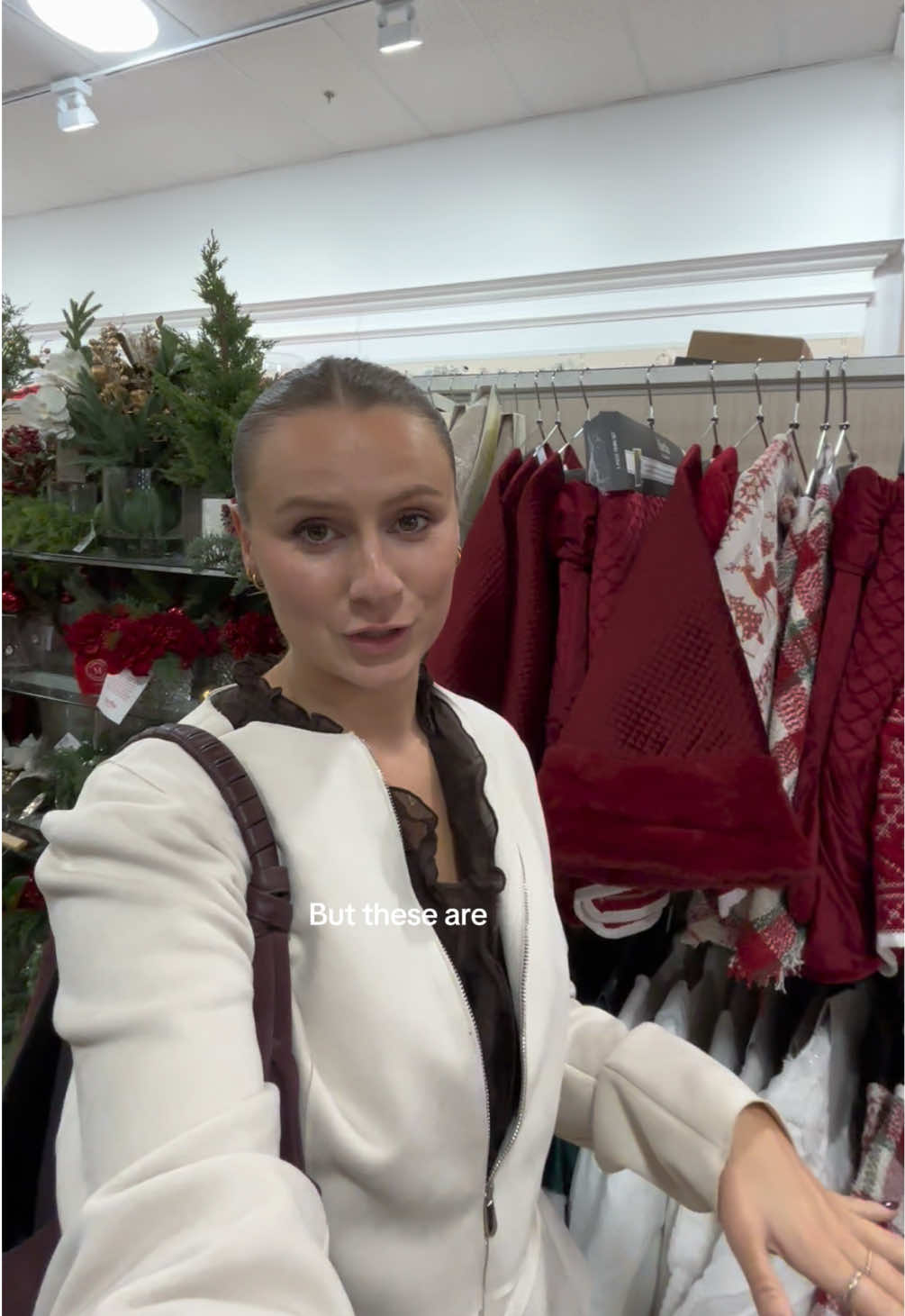 Just opinions if you like a timeless style! #homegoods#timelessstyle#xmasdecor#christmasdecor#homegoods  