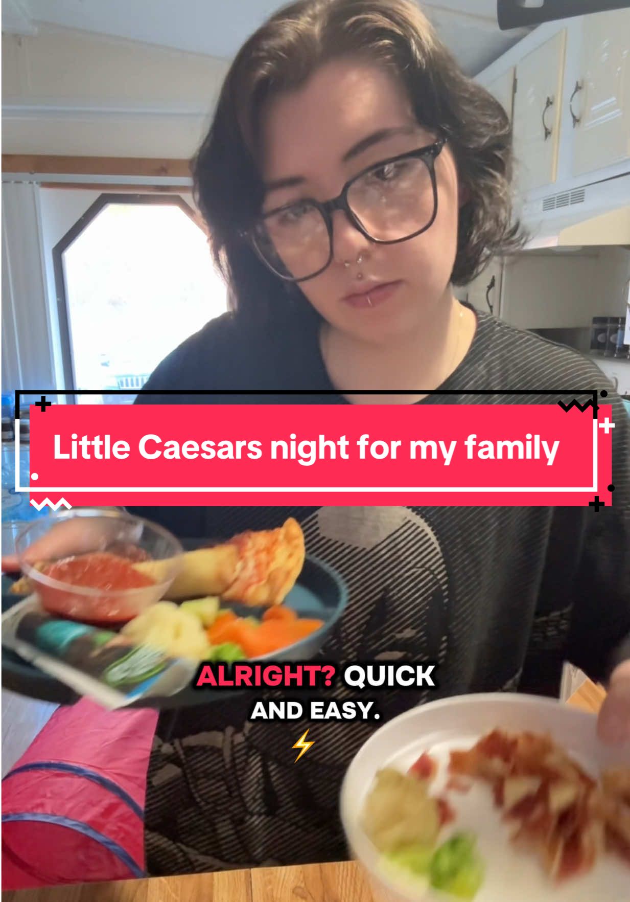 We don’t always eat out for dinner, but when we do it’s cheap & little caesar’s pizza! It was the end of hubbys work week so ofccc he wanted to bring home pizza🤩 #littlecaesars #dinnertime #sahmtok #dinnerformyfamily #orderout 