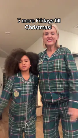 I got the Christmas decor out of the storage!!! 🎄🎅🏾🤶🏾