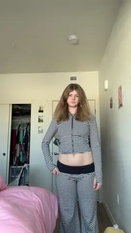 #fashiongirlies #outfitinspo #aestheticoutfits #fashiontiktok #outfitideas 