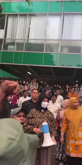 Rasisme tidak boleh dipelihara di Indonesia. Kita semua harus ingat, tahun 2019 banyak saudara-saudara kita di Papua yang tidak berdosa menjadi korban akibat ucapan rasisme yang terjadi di Surabaya. Jangan biarkan hal seperti itu terulang lagi. Indonesia berdiri di atas perbedaan-dan justru perbedaan itulah yang membuat kita kuat. #StopRasisme #TorangBasudara #KitaSatu #IndonesiaTanpaDiskriminasi