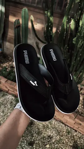 #รองเท้าแตะแบบสวม #รองเท้าแตะผู้ชาย #รองเท้าแตะหูหนีบ #รองเท้าแตะพื้นนุ่มใส่สบาย #รองเท้าแตะกันลื่น 