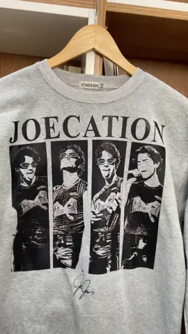 Don’t talk to me unless it’s about this fit❤️‍🔥🤘🏻 #jonasbrothers #jonasbrotherstshirt #trendfit #streetwearstyle #retrostyle #graphictee #wlw #OOTD #slayallday #tshirt #outfit #TikTokFashion #viral #trendy 