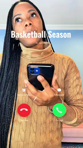 It’s officially time for college basketball season so here are some of my gameday outfit ideas for when you want to be cute and comfortable while cheering your team on🏀📣. Comment ⬇️ which look was your favorite! Praying 🙏🏾 for all of my fellow coaches wives and praying for health and strength of these young men. Have a great season! #basketballwife #coacheswife #coacheswifelife #sportswife #bcwags                           