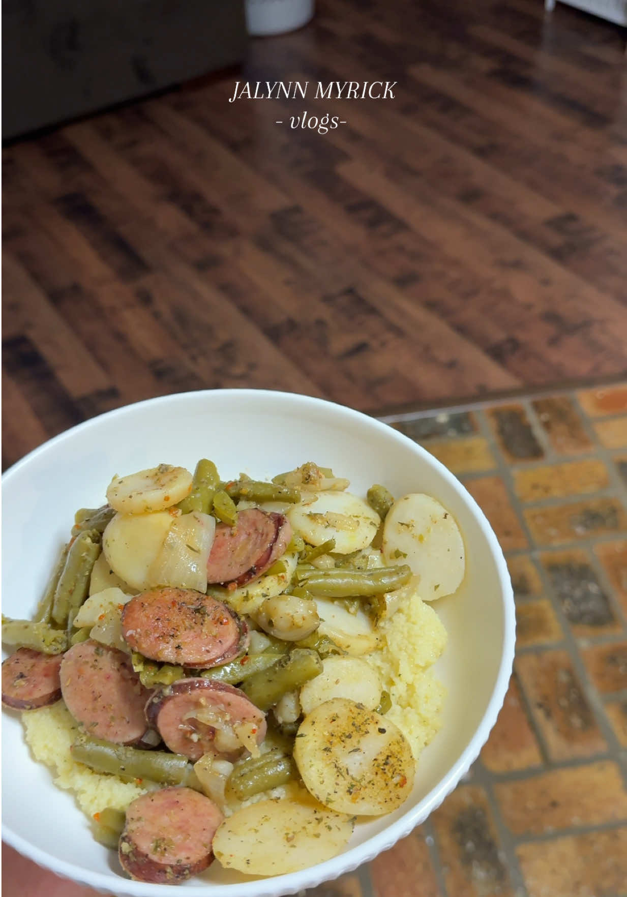 just the same old same old..maybe i’ll feel better tomorrow :) #firsttimemom #ditlvlog #smallbusinessowner 