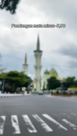 POV: dunia berubah jadi lukisan blur setiap kali lepas kacamata. -7 squad, you feel me?