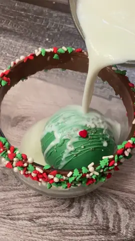 IT’S TIME! - my house is already decorated, when does holiday season begin for you? 🎅🏼🎄#holidayseason #happyholidays #grinch #cocoabombs 