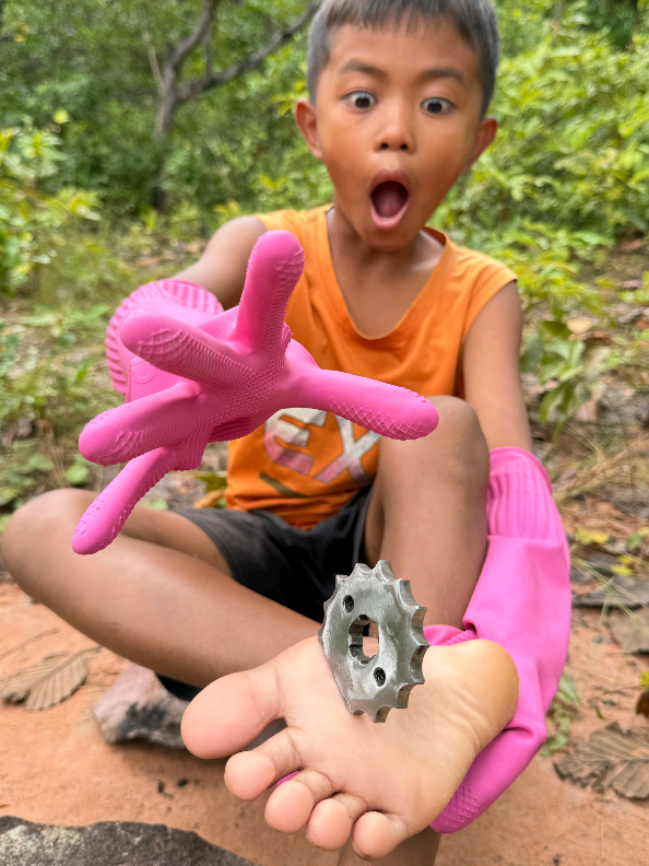 Survival Skills: SMART idea and USEFUL with single mom in Forest #bushcraft #camping #Outdoors 