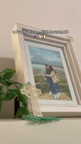 Why did this make me tear up 🥹😭🇵🇷🫱🏻‍🫲🏼🇮🇪 Mark and I are both so proud of our heritage and throughout the place we have reminders of who we are 🫶🏻 #puertorico #ireland #puertorican #irish #couplestiktok 