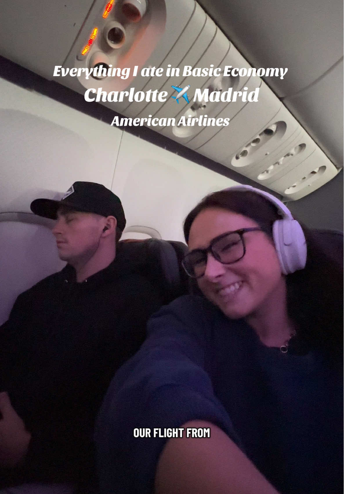 Everything I ate in Basic Economy with American Airlines from Charlotte to Madrid! ✈️🧳🇺🇸🌍❤️💙🇪🇸 #basiceconomy #americanairlines #madrid #charlotte #airplanefood 