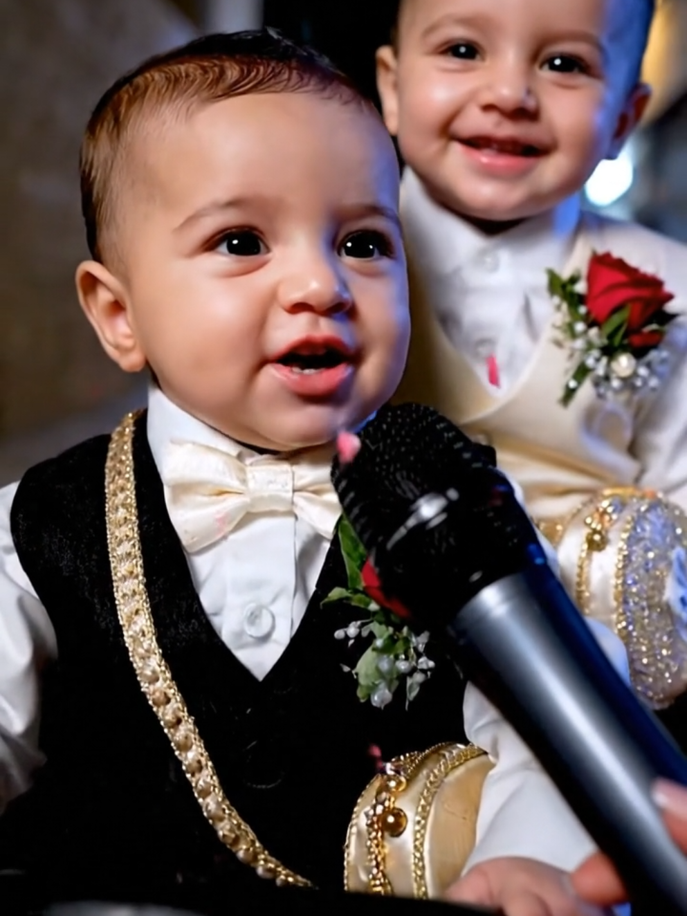 ياحلوين لوين رايحين بهاالليل 😱#veo3 #اطفال #الذكاء_الاصطناعي #ترند #توأم_سوري #سوري #ترند_سوري #ترند_تيك_توك2022 #fyp #viral 