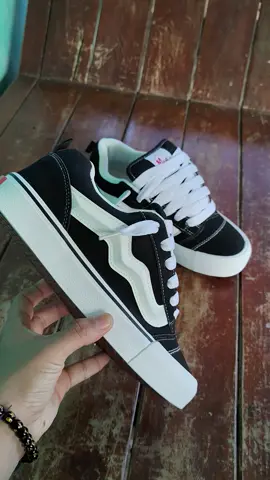 Sharp style, comfy steps - that's the MIA Spikey way 🖤🤍 #miashoes #menshoes #lowcutshoes #foryou #foryoupage 