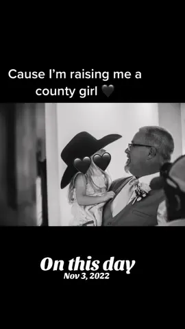 #onthisday my baby one day, we will have this life again.. #caslarowitz #singlemom #countrygirl #farmtok