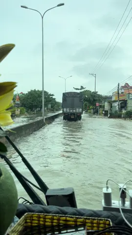 Miền trung lũ lụt thất thủ  #xhtiktok #xekhachtiktok #holuc831 #trmnhuy #xekhachvietnam🇻🇳 